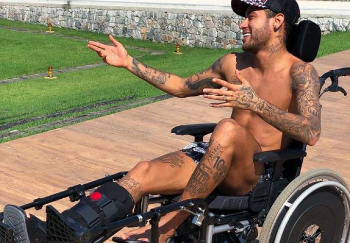 De esta manera, Neymar homenajeó a Stephen Hawking. Foto: Twitter