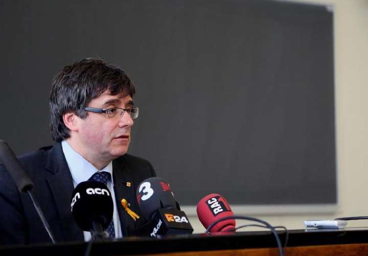Puigdemont, detenido en Alemania en operación coordinada con CNI español