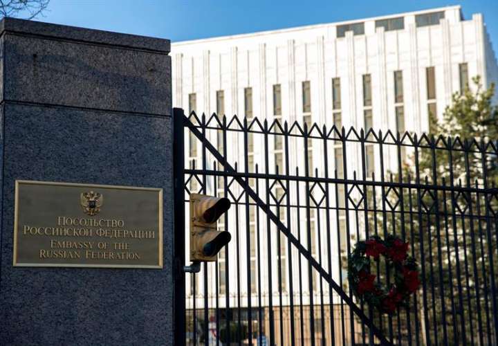 Imagen que muestra a la Embajada rusa en Washington DC, Estados Unidos. EFE