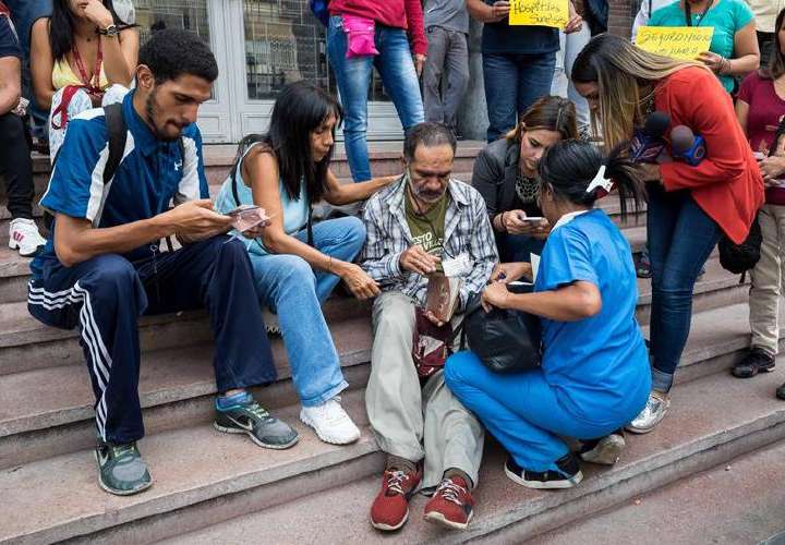 Trabajadores del sector salud en Venezuela irán a protesta por crisis 