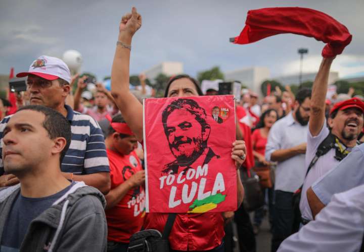 Marcha a favor del expresidente Lula Da Silva.