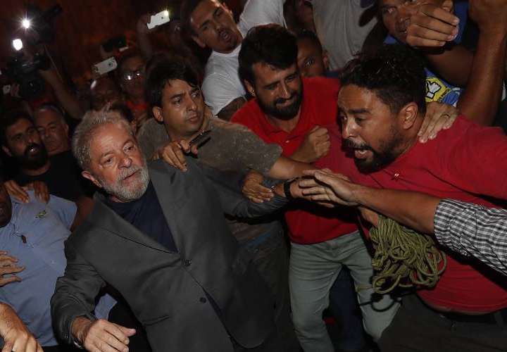 Querían foto de Lula preso, ¡tendrán un orgasmo múltiple!