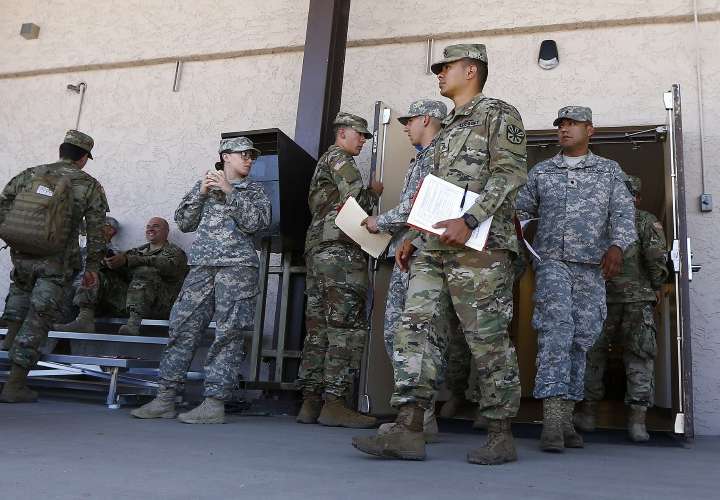 Arizona envía a 225 soldados de la Guardia Nacional a la frontera 