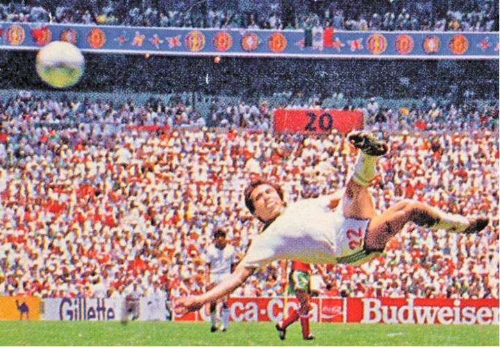 El gol de Manuel Negrete, elegido por los aficionados como el mejor en la historia de los Mundiales. 