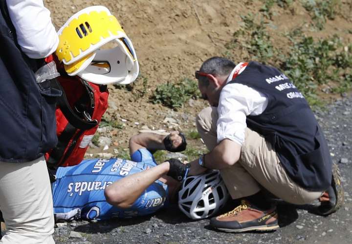 El pedalista falleció después de sufrir un paro cardiorrespiratorio durante la París Roubaix. Foto: EFE