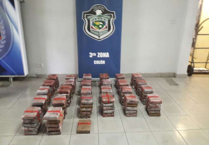 Incautan 131 paquetes de cocaína en puerto colonense