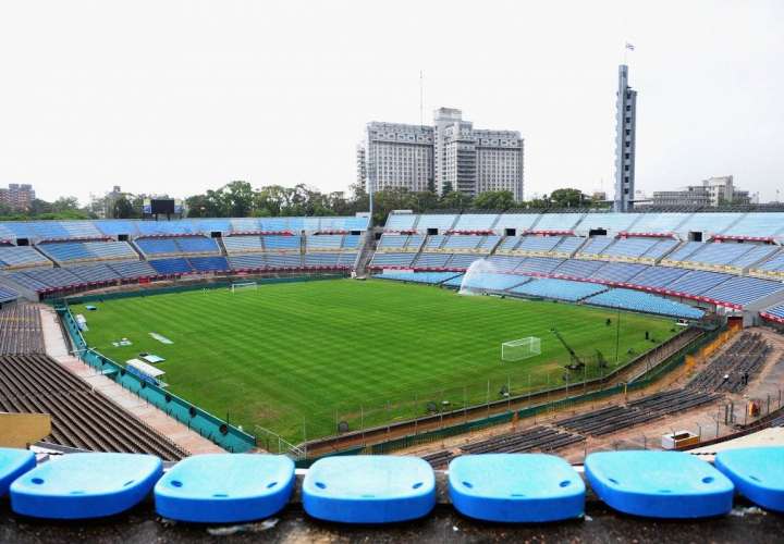 El estadio Centenario es un patrimonio del fútbol mundial./ AP