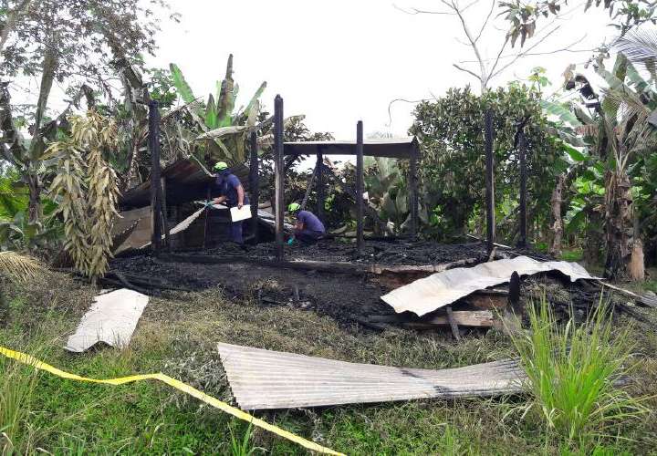 Fuego consume vivienda en Bocas del Toro