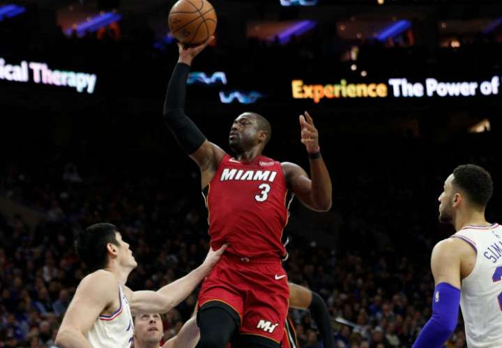 Dwyane Wade surge con su versión de estrella y los Heat dominan a Sixers