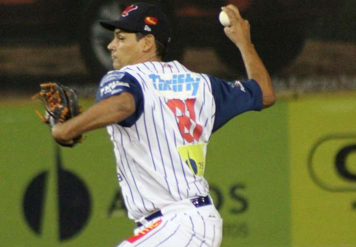 Gilberto Méndez fue uno de los lanzadores más destacados de la temporada. Foto: Fedebeis