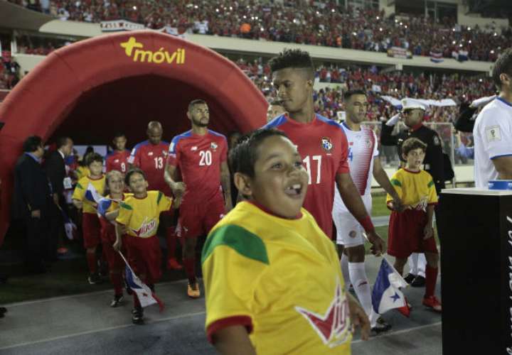 Niños panameños acompañarán a los jugadores de la selección de Panamá 