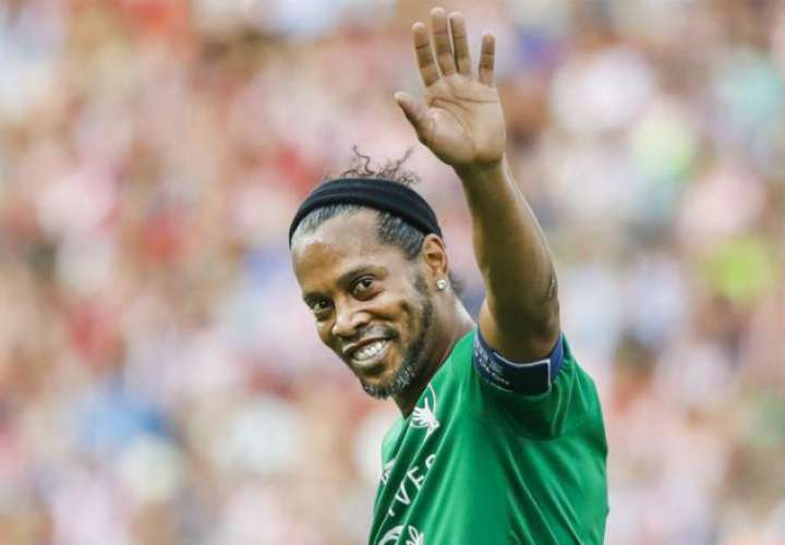 El exjugador Ronaldinho. Foto:EFE