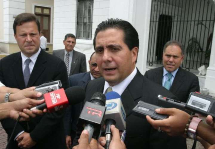 Fiscal extiende caso Odebrecht a gobiernos de Martín y Varela