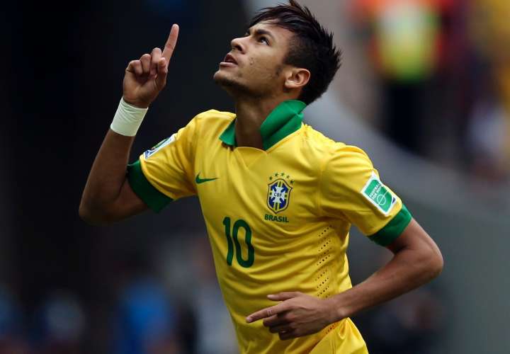 Neymar Jr. pasó por una cirugía el 3 de marzo. /AP