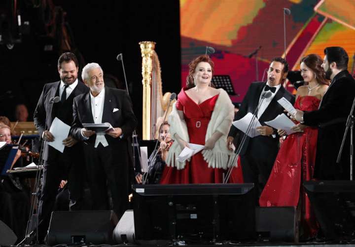 Estrellas de ópera rinden tributo musical al Mundial de Rusia