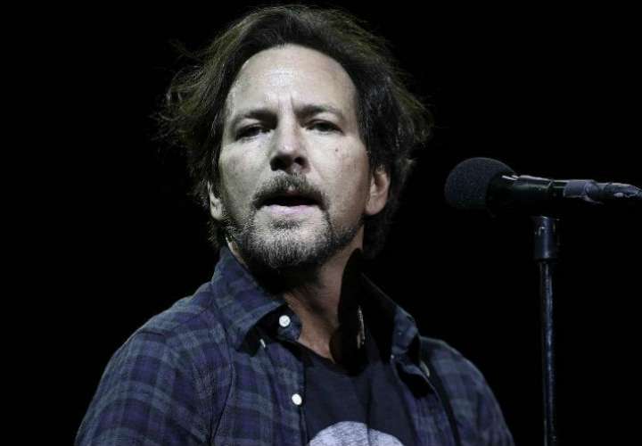 Vocalista de Pearl Jam se queda sin voz