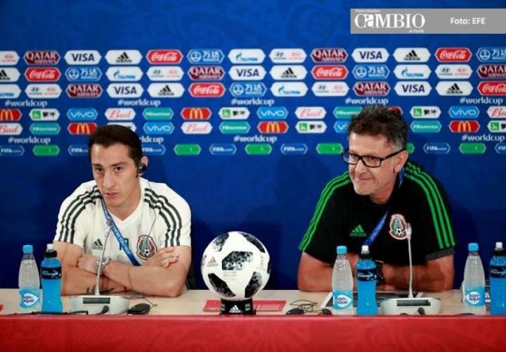 El jugador Andrés Guardado en conferencia de prensa. Foto: EFE