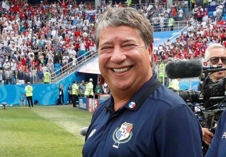 El técnico de la selección panameña de fútbol Hernán Gómez. Foto:EFE