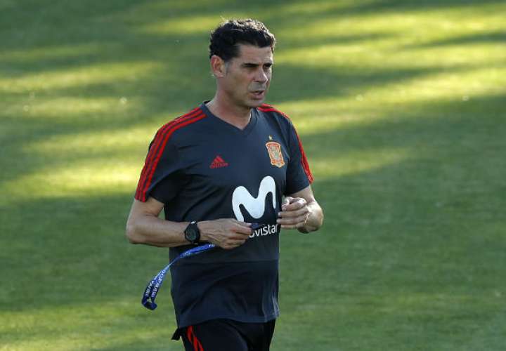 Fernando Hierro está en su primera experiencia como entrenador de la selección de España.