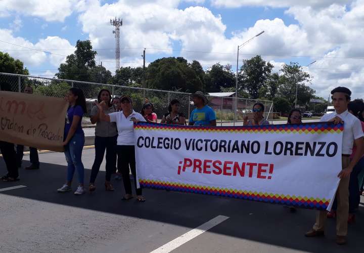 Cuarto día de huelga y protesta en colegio Victoriano Lorenzo