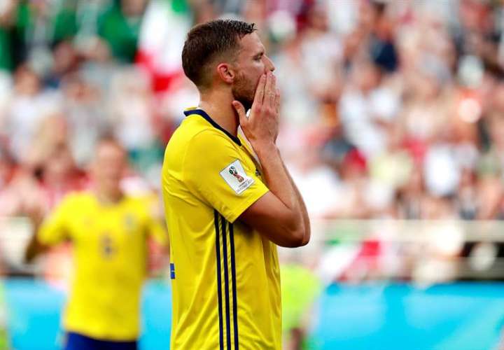 El delantero sueco Marcus Berg reacciona durante un partido del Mundial. Foto EFE