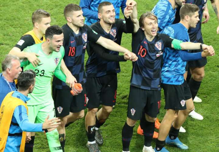 Los jugadores de Croacia celebran la victoria. Foto:EFE