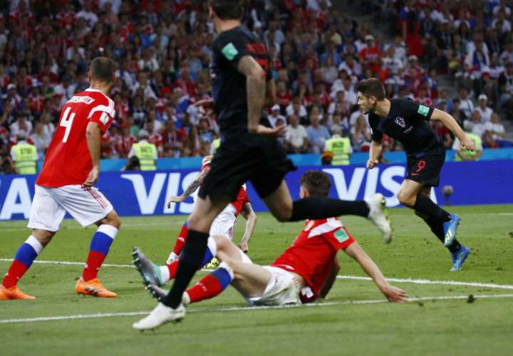 Rusia y Croacia empatan a un gol después del primer tiempo