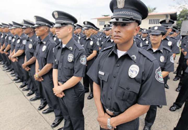 Funcionarios salen en defensa de aumento de salario a Policías 