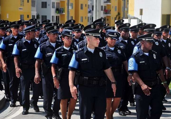 Alertan sobre compra  de uniformes policiales