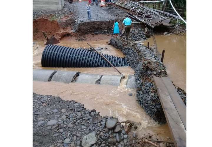Colapsa vado en Mata Rica tras fuertes lluvias  