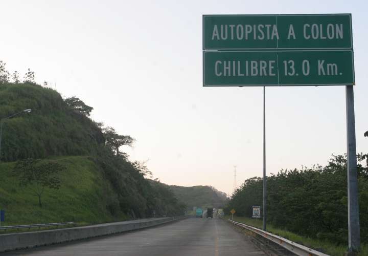 Asaltan poniendo piedras en la autopista Panamá-Colón 