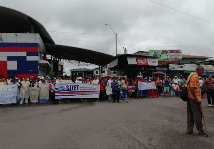 Ticos cierran frontera de Panamá con Costa Rica