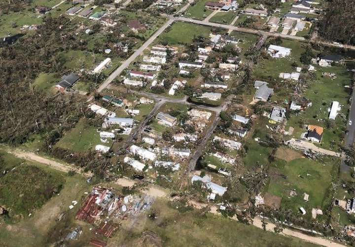 Registro aéreo de los destrozos causados por el paso del huracán Michael por la localidad de México Beach (Florida, EE.UU.). EFEJames E. Wyatt  Customs And Border Protection