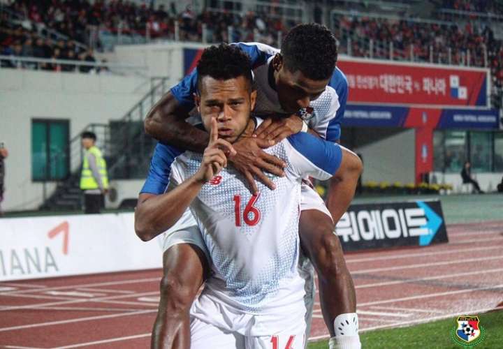 Rolando Blackburn anotó uno de los goles de Panamá ante Corea del Sur. Foto:  Fepafut