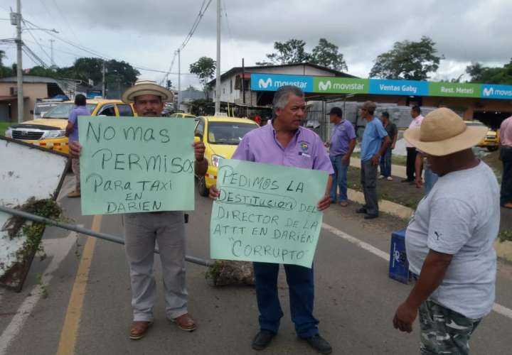 Taxistas de Oeste y Darién protestan por irregularidades en cupos