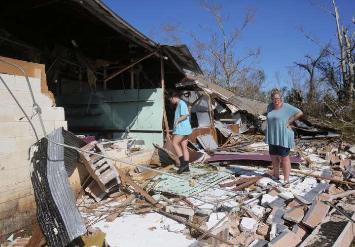 Reportan tres muertos más debido a huracán 