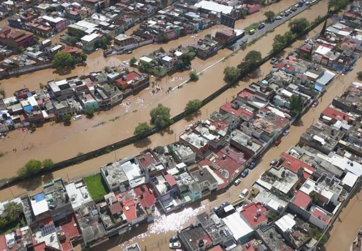 Vista de una zona urbana afectada por las inundaciones debido a tormentas por el huracán Willa. EFE