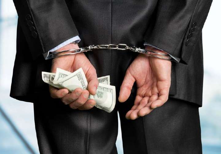 Banqueros piden que evasión fiscal sea delito