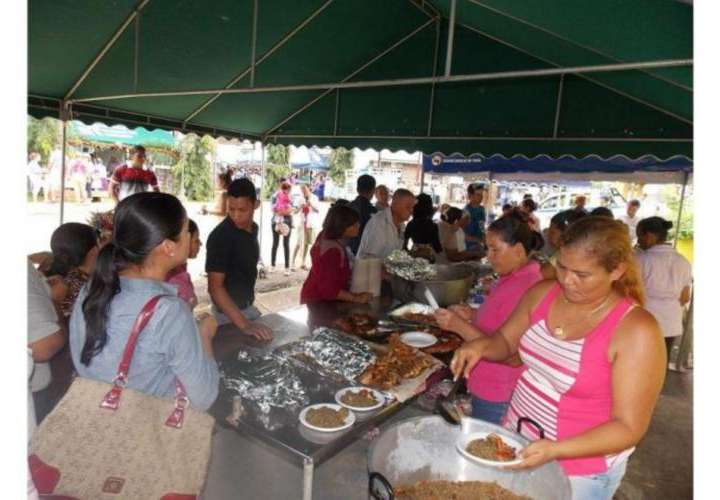 Festival del Cangrejo y el Marisco Montijano