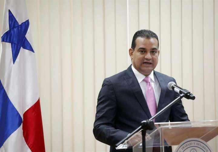 En la imagen, el ministro de Trabajo de Panamá, Luis Ernesto Carles. EFE Archivo