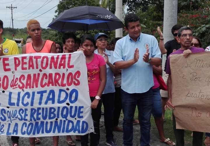 Moradores de El Higo exigen reubicación de puente peatonal