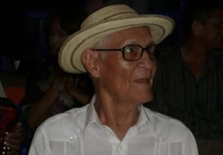 Como parte de su hoja de vida se destaca que el reconocido 'Compa Chelo', laboró como locutor del Conjunto Orgullo Santeño de Dorindo Cárdenas, durante 15 años.  