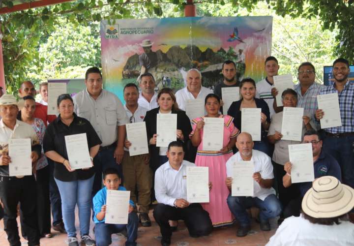 El Gobierno certifica 25 fincas agroturísticas de varias regiones de Panamá