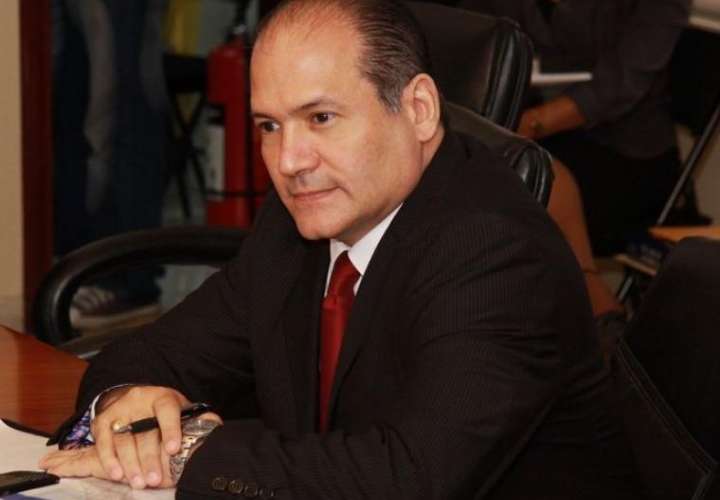 Comisión tratará tema de denuncias contra Harry Díaz