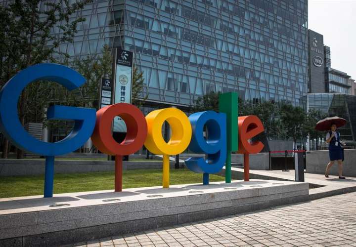 Logotipo de Google cerca de sus oficinas en Pekín (China). EFEArchivo