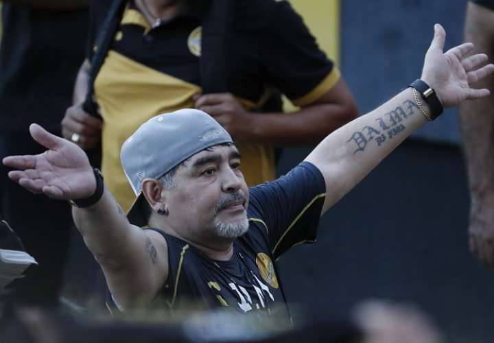 Diego Maradona, excapitán de la selección de Argentina. /AP