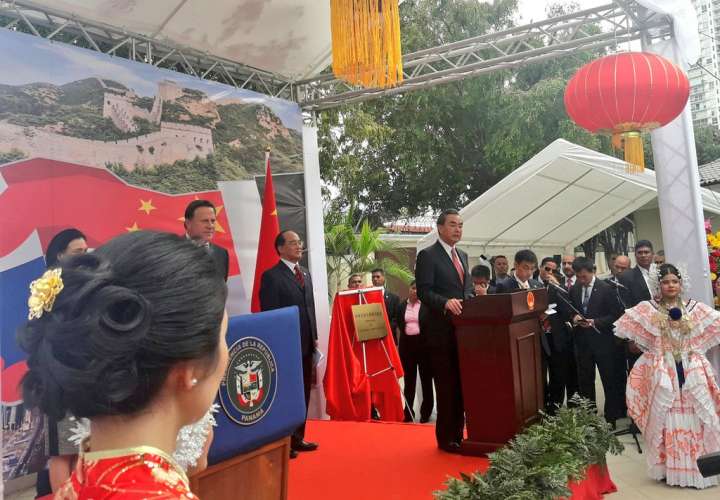 Panamá espera respuesta de China sobre propuesta de ubicación de embajada