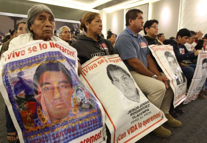 Comisión Ayotzinapa instalada formalmente 
