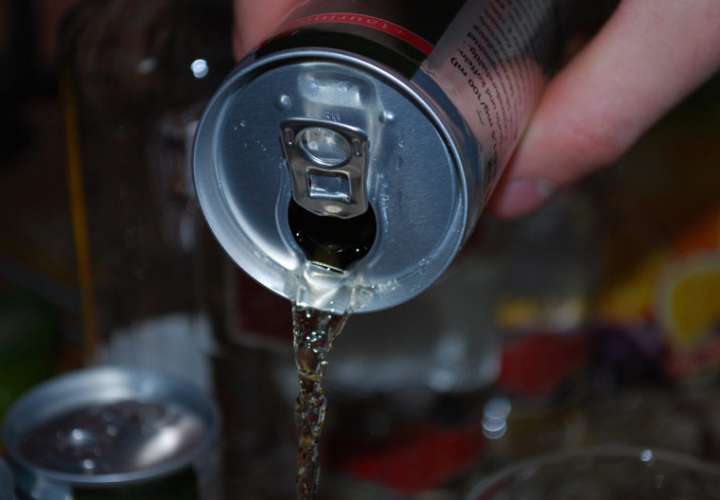 Buscan prohibir venta de bebidas energéticas a menores