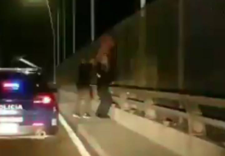 Hombre intentó suicidarse en el puente de las Américas